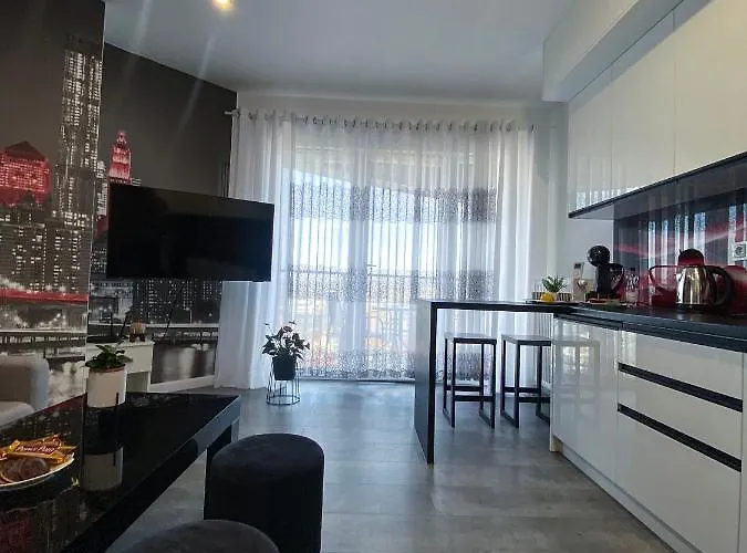 Manhattan Center Apartment